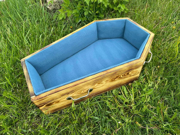 Coffin pet bed